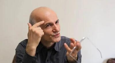  تحلیل جامعه شناسی مقصود فراستخواه از ریشه های اعتراضات دی ماه؛ جامعه از مراحل «شکوه» و «مویه» عبور کرده و در وضعیت «تروما» و «پرخاش» قرار دارد