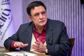  ناصر ایمانی: نسل جوان در واقع هیچ ارتباط منطقی و مفهومی با حاکمیت ندارد