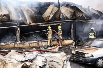  تجمع اعتراضی غرفه‌داران بازارچه جنت مقابل شهرداری تهران