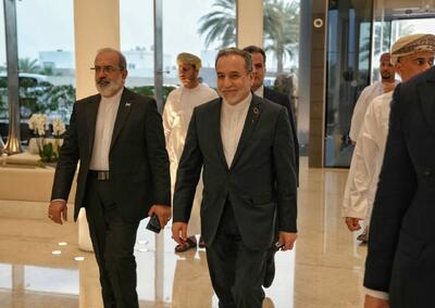  عراقچی درباره برخورد دیپلماتیک با هیئت آمریکایی: با درخواست طرف مقابل برای حضور فرمانده سنتکام در این برخورد نزاکتی قاطعانه مخالفت کردیم/ گفتیم که حضور یک نظامی را در روند مذاکراتی خود نمی‌پذیریم و از نظر ما هیچ ارتباطی میان وی و مذاکره وجود ندارد