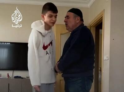  ویدئویی پربازدید از عشق کودک اوتیسم به پدربزرگ در حین نماز