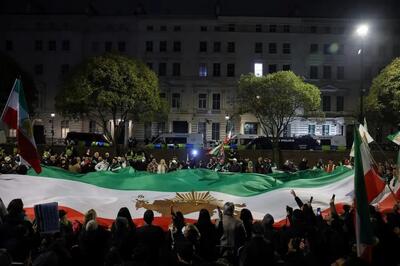  فاشیست مثل هیتلر، مُستبد مثل گِشتاپو!