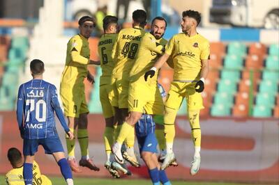  کم‌تجربگی شمس آذر و اشتباه داوری باعث برد استقلال شد | ما هر تیمی را به دردسر می‌اندازیم