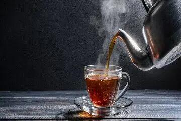  یک باور غلط درباره نوشیدن چای داغ