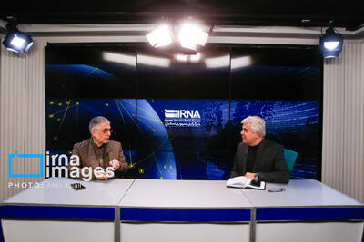  کرباسچی: دشمن را باید با سیاست و تدبیر به زانو درآوریم نه با شعار