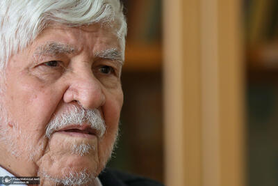  محمد هاشمی رفسنجانی: امام خمینی(س) مسیر تاریخ را عوض کرد/ خصومت آمریکا با ایران مال امروز و دیروز نیست/ اگر این بار جنگی شود، باعث نابودی اسرائیل می‌شود و به نفع ایران است/ جز با وحدت و همدلی نمی‌توانیم از این چالش‌ها عبور کنیم