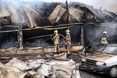  تجمع مالباختگان بازارچه جنت مقابل شهرداری/ عکس