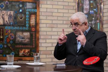  جعفرزاده: دستگاه‌های امنیتی ما که پز می‌دادند که «هیچ چیز نداریم اما امنیت داریم» کجا بودند؟/ ادعای دولت مبنی بر شنیدن صدای معترضان کودکانه است - کلبه سرگرمی