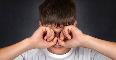  فیلم/ چرا مالیدن چشم‌ها خطرناک است؟