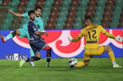  پیروزی چادرملو مقابل پیکان در نیمه نخست