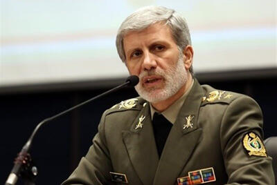  فرمانده کل ارتش: دشمن را به دقت رصد می‌کنیم