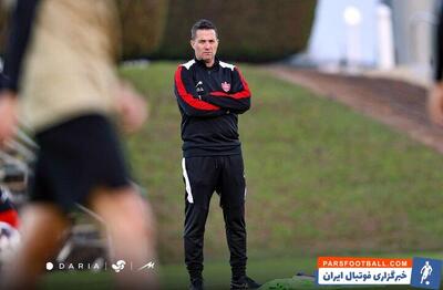  اوسمار ویرا سرمربی پرسپولیس از وضعیت چمن ورزشگاه ملوان بازدید کرد