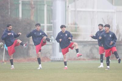  تمرین تیم ملی فوتبال جوانان زیر بارش تند باران - پارس فوتبال
