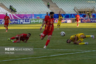 بازگشت فولاد مقابل گل‌گهر در نیمه اول - پارس فوتبال