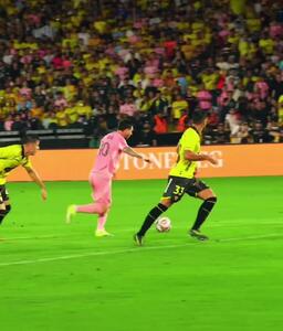  ویدئو: گلزنی مسی در لباس اینترمیامی به یاد بارسلونا - پارس فوتبال