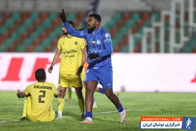  دوکنز نازون بازیکن استقلال مدل شد