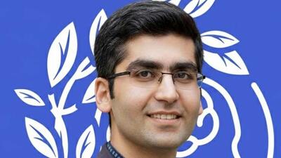  فیلم/ شعرخوانی نفس گیر مجتبی شکوری/ به شانه ام زدی که تنهایی ام را تکانده باشی