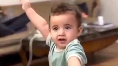  فیلم آوازخوانی شاد/ پسربجه خردسال یک اینچی یطوری آذری میرقصه هر کی دیده قربون صدقه رفته واسش