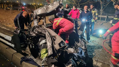  عکس های دلخراش از تصادف مرگبار بامدادی / زن و مرد جوان در پراید جان باختند