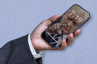  گوشی آیفون خبرنگار زن صداوسیما در حین رجزخوانی برای آمریکا + عکس