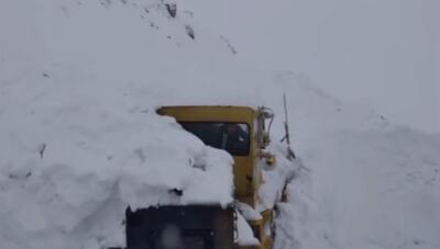  گردنه «ژالانه» مسدود شد/ سقوط بهمن در محور سروآباد-هورامان +فیلم