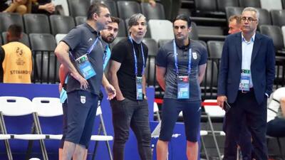  شاکی شدن شمسایی از اقدام عجیب کادر تیم ملی روی سکوی قهرمانی/دلیل قهر سرمربی مشخص شد