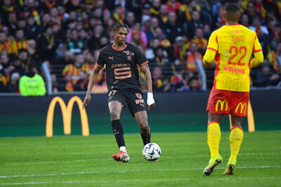  مصدومیت جدی مدافع جدید لیورپول در لیگ فرانسه / عکس