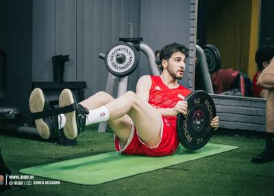  ستاره‌های استقلال با پیراهن قرمز وزنه زدند!