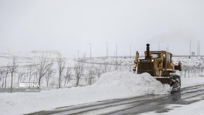  برف‌روبی۴۷۰۰ کیلومتر باند در محور‌های کرمانشاه/ برف‌روبی مسیر ۳۸۷ روستا