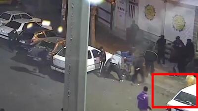  لحظه انفجار بمب دست‌ساز در دست اغتشاشگران +فیلم