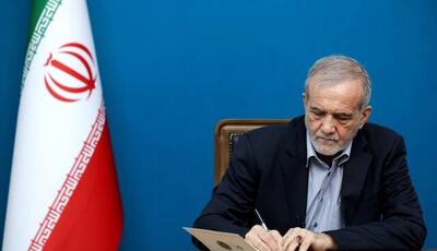  تبریک پزشکیان به تیم‌های ملی کشتی فرنگی و آزاد ایران