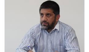  دبیر: حسن یزدانی هر تصمیمی بگیرد کنارش هستم