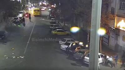  لحظه انفجار بمب دست‌ساز در دست اغتشاشگران