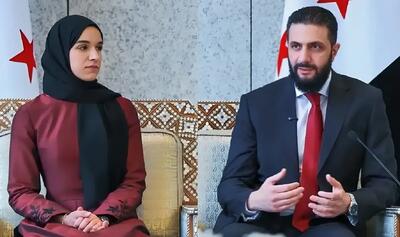  رفتار احمد الشرع با همسرش در جمع خبرساز شد