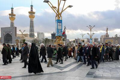  تشرف کاروان ۱۱۵۰ نفره زائران اولی از سراسر کشور به حرم مطهر امام هشتم(ع)+ گزارش تصویری
