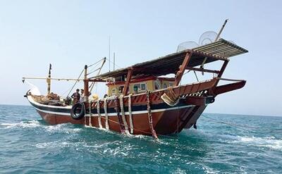  توقیف ۱۰ موتور لنج صیادی متخلف در سواحل بوشهر