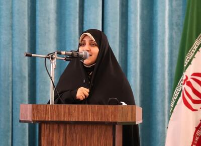  زهرا بهروز آذر: هدف اصلی سفرهای استانی کاهش فاصله بین مردم و دولت است