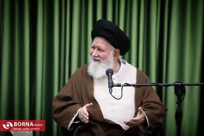  آیت‌ا...علم‌الهدی: بیعت تاریخی همافران با امام خمینی(ره) نقطه شکست آمریکا بود/ علت اصلی دشمنی آمریکا با ما، اسلام است