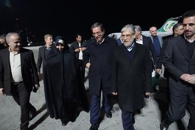  با استقبال استاندار آذربایجان‌غربی ؛ وزیر علوم، تحقیقات و فناوری وارد ارومیه شد