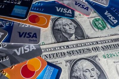  رکورد جدید در اعتبار مصرف‌کنندگان آمریکا و نگرانی‌های مربوط به بدهی