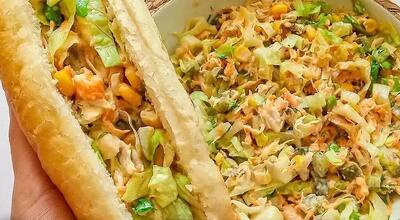  اگه دنبال ناهار خوشمزه هستی، این ساندویچ مرغ ریش ریش رو درست کن !