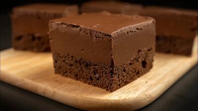  طرز تهیه کیک شکلاتی خیس بدون نیاز به شکر، فقط ۳ ماده اولیه ساده