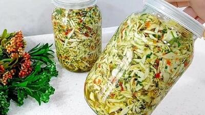  کلم رو دیگه آبپز نکن؛ این دستور تهیه ترشی رو هیچ جای اینترنت پیدا نمیکنی!