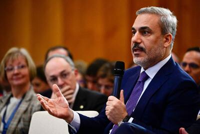  وزیر خارجه ترکیه: تغییر نظام ایران از طریق حمله هوایی غیرممکن است