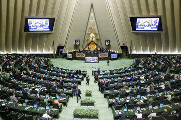  عکسی از جلسه غیرعلنی مجلس/ سرلشکر موسوی با یونیفرم متفاوت به مجلس رفت