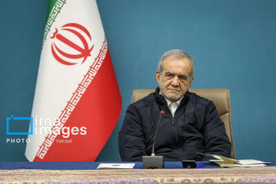  پزشکیان: روزانه ۱۷ میلیون دلار گاز می‌سوزد که عدد بزرگی است/ برای توقف این وضعیت شبانه‌روز هم وقت بگذاریم کم است