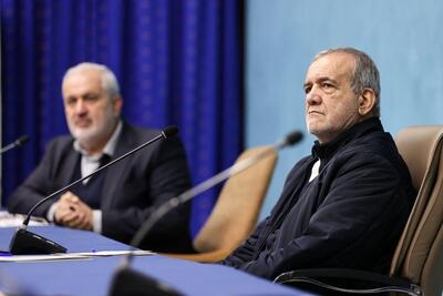  ببینید/ قطع پخش مراسم بهره‌برداری از نیروگاه‌های خورشیدی پس از انتقاد رئیس‌جمهور از شبکه خبر