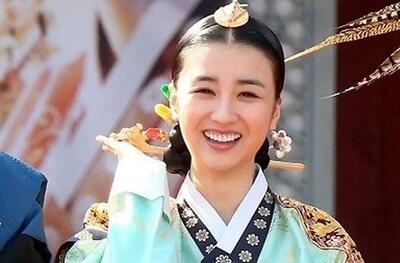  چهرۀ «ملکه اینهیون» 18 ساله در اولین سریالش