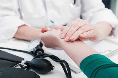  فشار خون عصبی چیست؟ | تفاوت فشار خون عصبی با فشار خون بالا + روش درمان خانگی