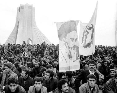  انقلاب اسلامی همچنان قابل دفاع است؟ | اگر نهضت اسلامی رخ نداده بود، چه می‌شد؟